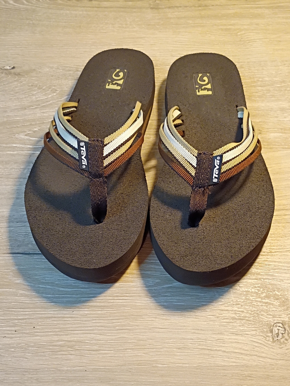 Teva Brown Cream White Sandals Size 8